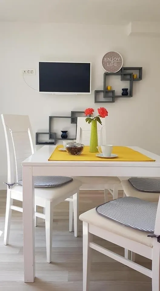 Apartmani Irena ルティナ